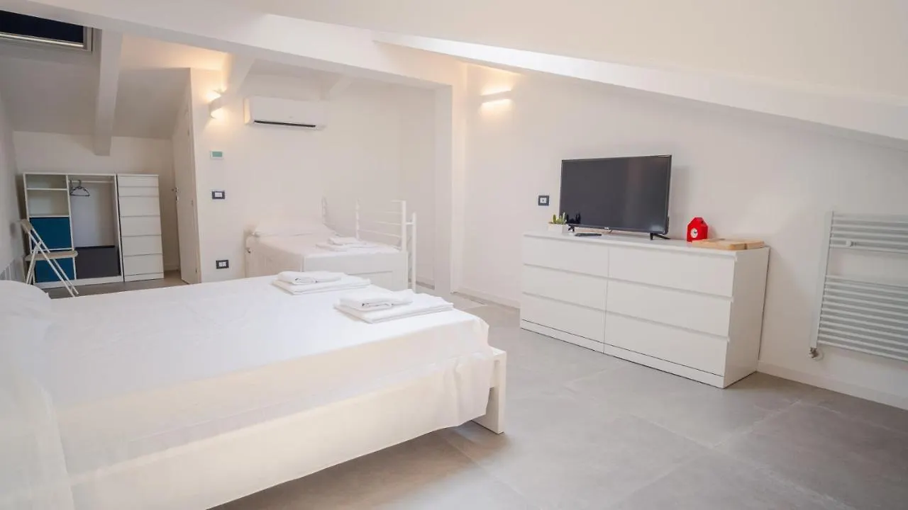 Elide Home Sweet Home - Italian Homing Padenghe sul Garda 0*,  Italy