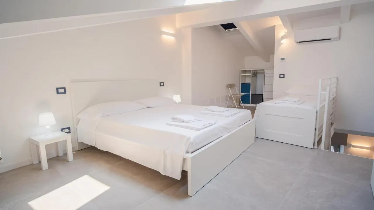 Elide Home Sweet Home - Italian Homing Padenghe sul Garda Apartment
